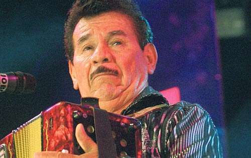 <p></p><p>Piratería. Dorindo asegura que esta práctica lo afecta. </p>