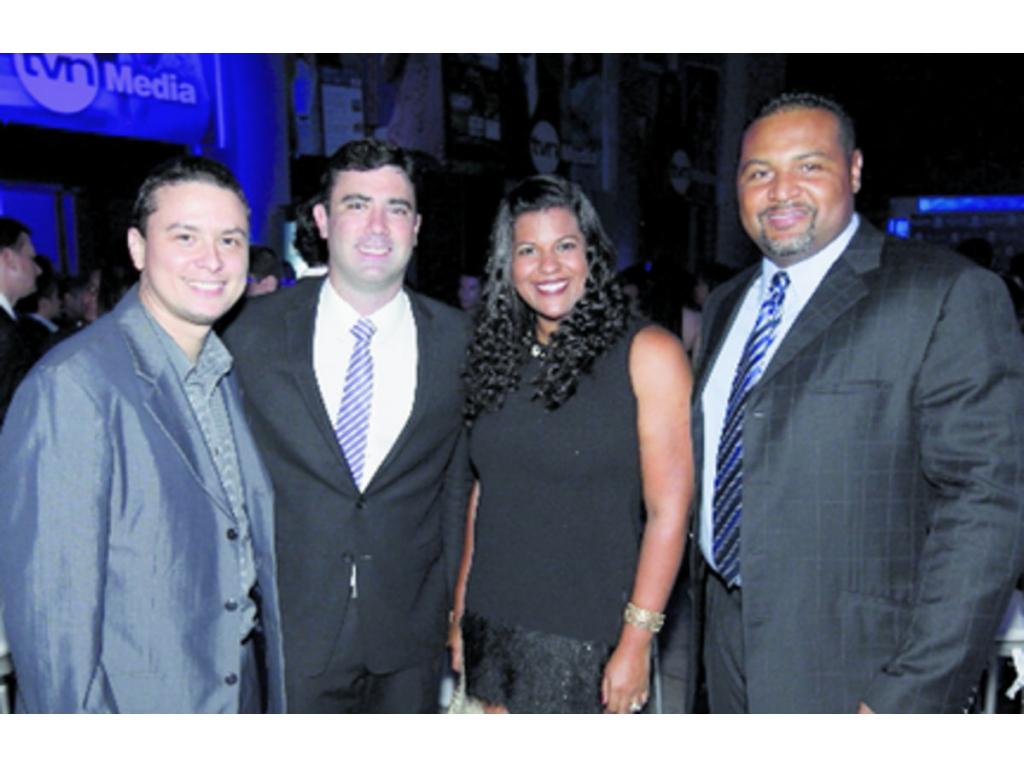 2. Boris Castillo, Juan Cristóbal Zúñiga, Mary Lee y Carlos Lee.