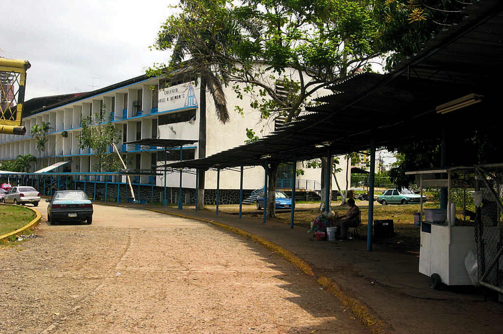 Hecho. Semanas atrás, los delincuentes entraron al Colegio Remón Cantera.(Archivo)