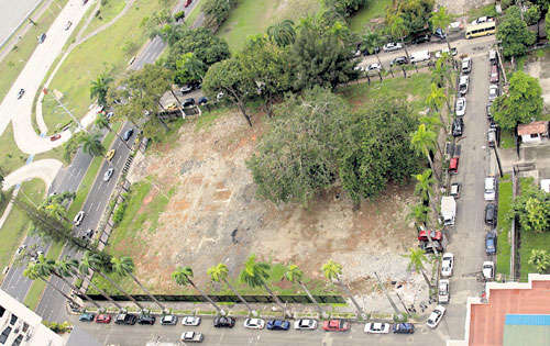<p>Antigua embajada. El terreno es de 4851 m².</p>
