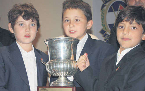 <p>9-10 años. Juan Arosemena, Carlos Fábrega y Jean Ducruet.</p>