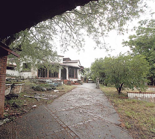 <p>Daños. La propiedad está deteriorada.</p>