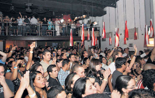 <p>Diversión. Deberán salir más temprano a rumbear.</p>