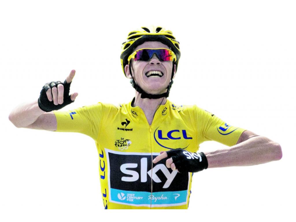 El ciclista británico Christopher Froome (dcha.), del Sky, durante una rueda de prensa ofrecida en la jornada de descanso del Tour de Francia. El pedal hizo frente a los cuestionamientos.