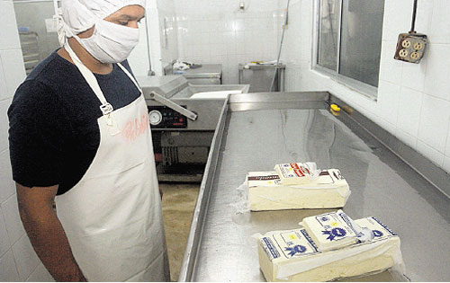 Derivados. La leche es procesada para queso blanco.<br><br><br>