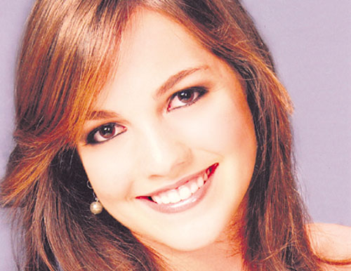<p>Esta simpática joven engalanará el Festival de Debutantes 2011 el próximo 2 de julio en el Club Unión, y estará acompañada por sus orgullosos padres, Mariano Jesús Oteiza Icaza y Marta Isabel Díaz de Oteiza. </p>