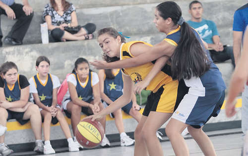 <p>Entrega. El equipo lo deja todo en cada encuentro.</p>