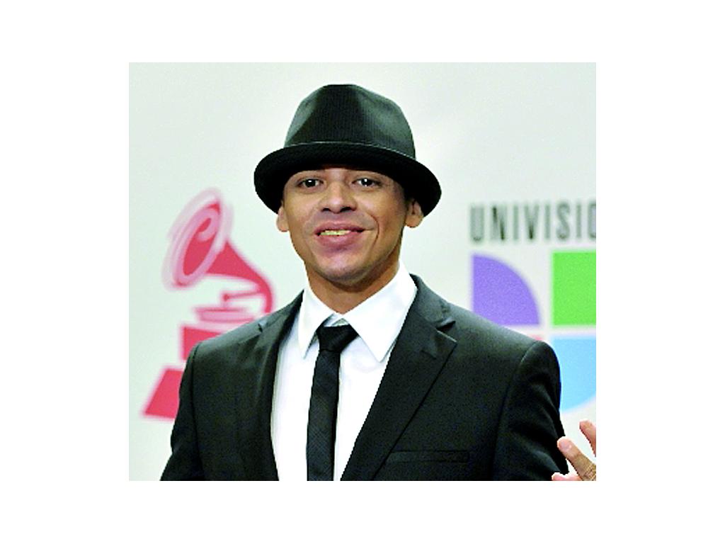 El reconocido cantante de reggae Vico C también formó parte de esta farsa con sus famosos éxitos como: Tony presidio, Me acuerdo, Quieren, Aquel que había muerto, entre otros.()