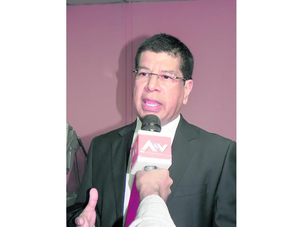 Amílcar Lezcano()