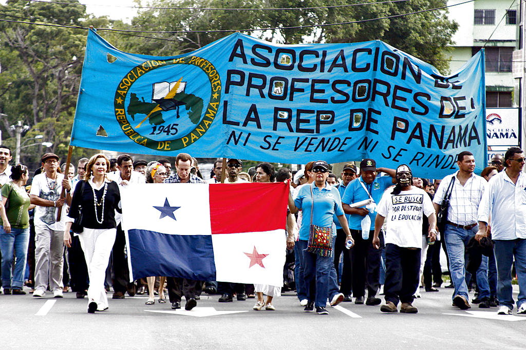 Alto. Padres de familia piden a los docentes que razonen.(Archivo)