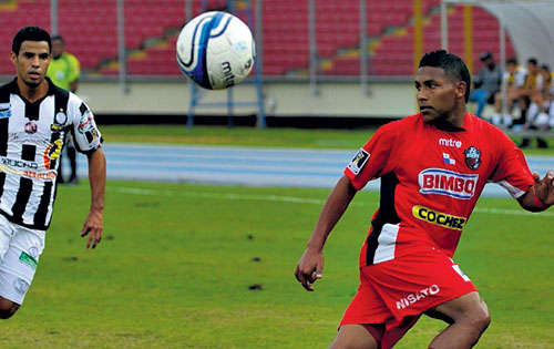 <p>Compacto. SanFra tiene un equipo bien acoplado.</p>