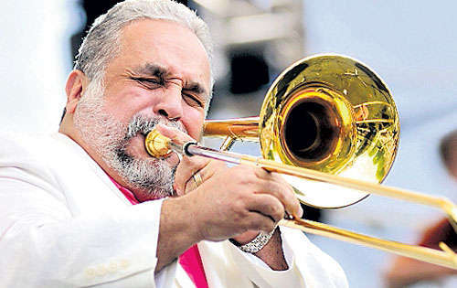 <p>Show. Las personas disfrutarán de un gran evento.</p>