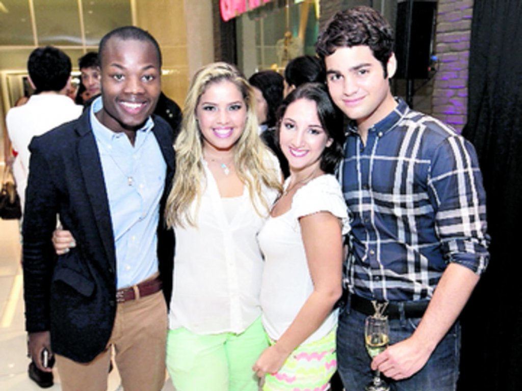 2. Larry Roachford, Almog Revivo, Nicole Bardayan y Kevin Kardonski.