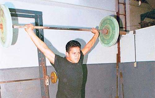 <p>Pesas. Alexi Batista obtuvo medalla de bronce en 1999.</p>