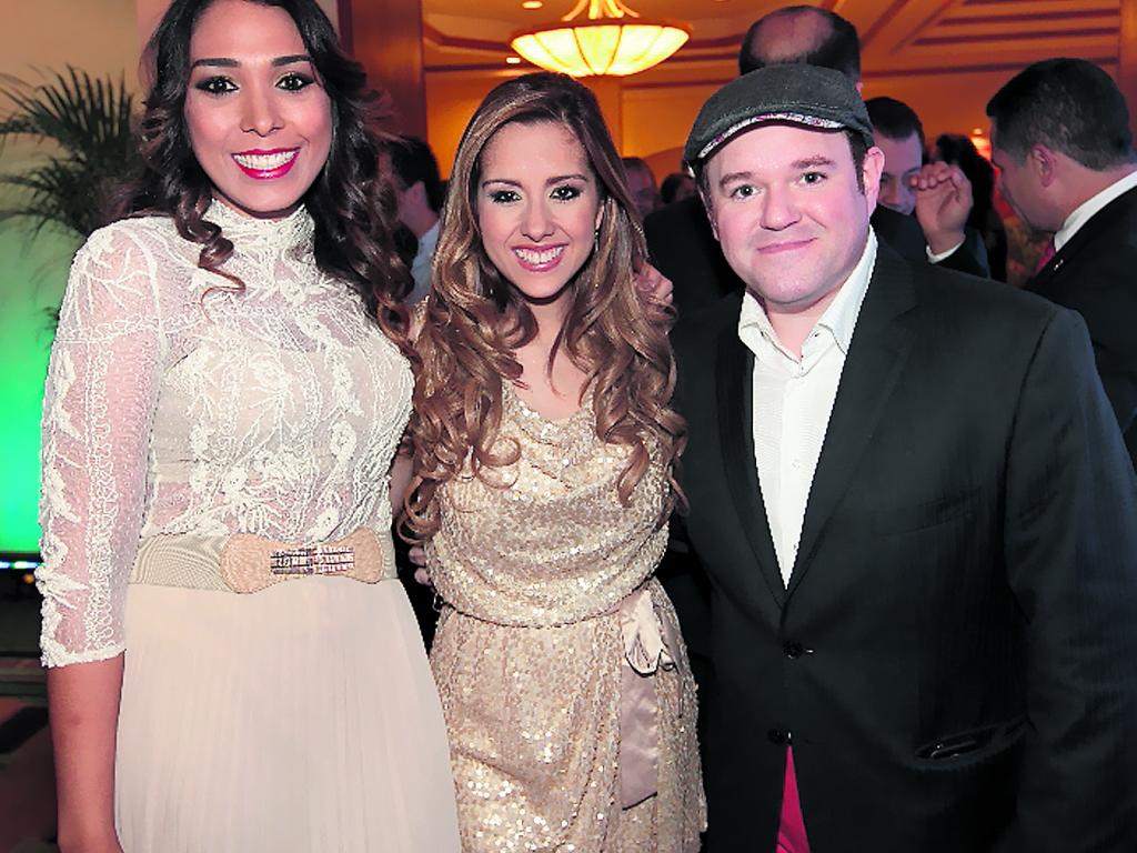 Patty Castillo, Michelle Simons y Álex Medela.()