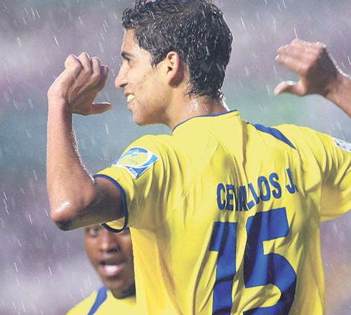 <p>Bien. El delantero José Cevallos, de Ecuador, celebra una anotación ante Panamá.</p>