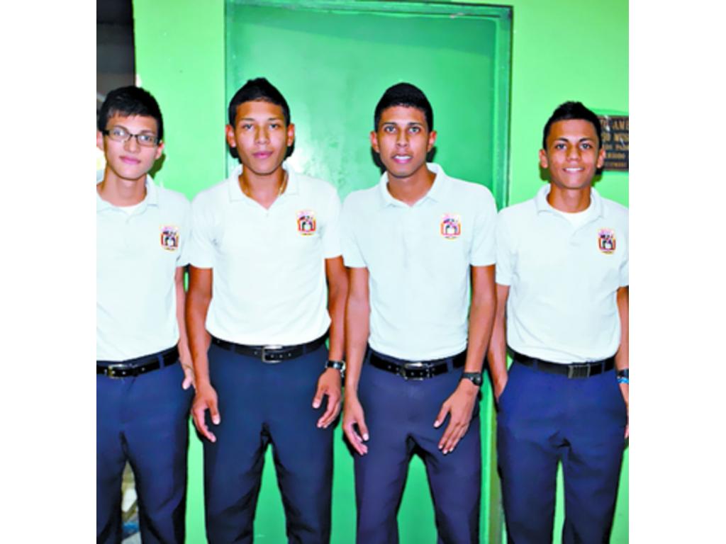 Parte de la Asociación de Graduandos 2013.(Anayansi Gamez)