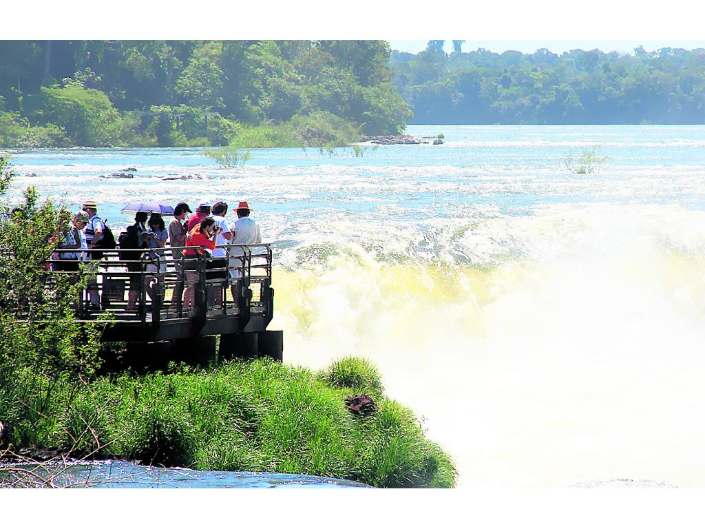 Ubicación. En Misiones, Parque Nacional Iguazú, Argentina y en el Parque Nacional do Iguaçu de Paraná, Brasil.()