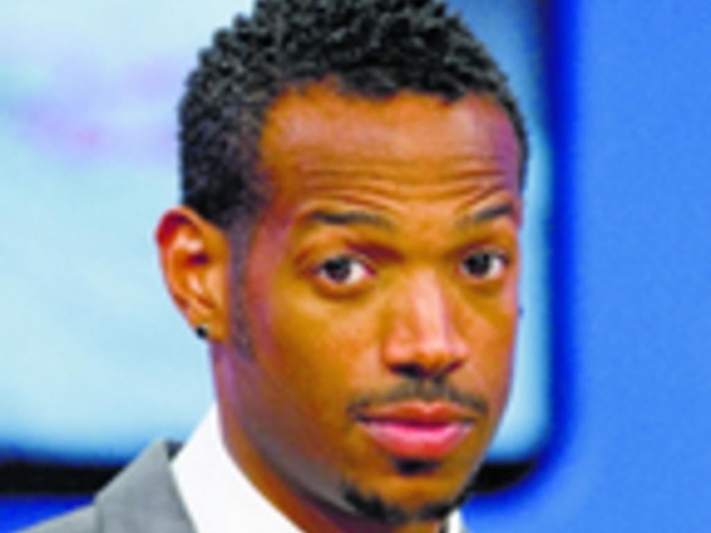Tras graduarse por el célebre High School of Performing Arts (Instituto de Artes Escénicas) de Nueva York, Marlon Wayans estudió en la Escuela Universitaria de Cine de Howard. Desde aquí se trasladó al Oeste para unirse al reparto del programa de humor ga