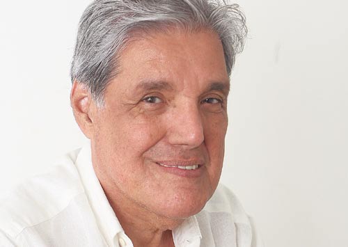 <p>Escritor Mario Molina.</p>