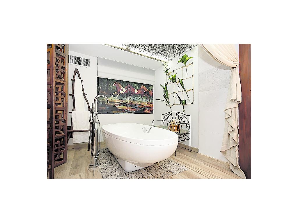 Baños. Jamás deben colocarse pisos de madera natural.()
