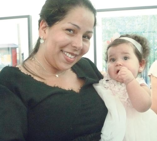 <p>Antonella y su madre María.</p>