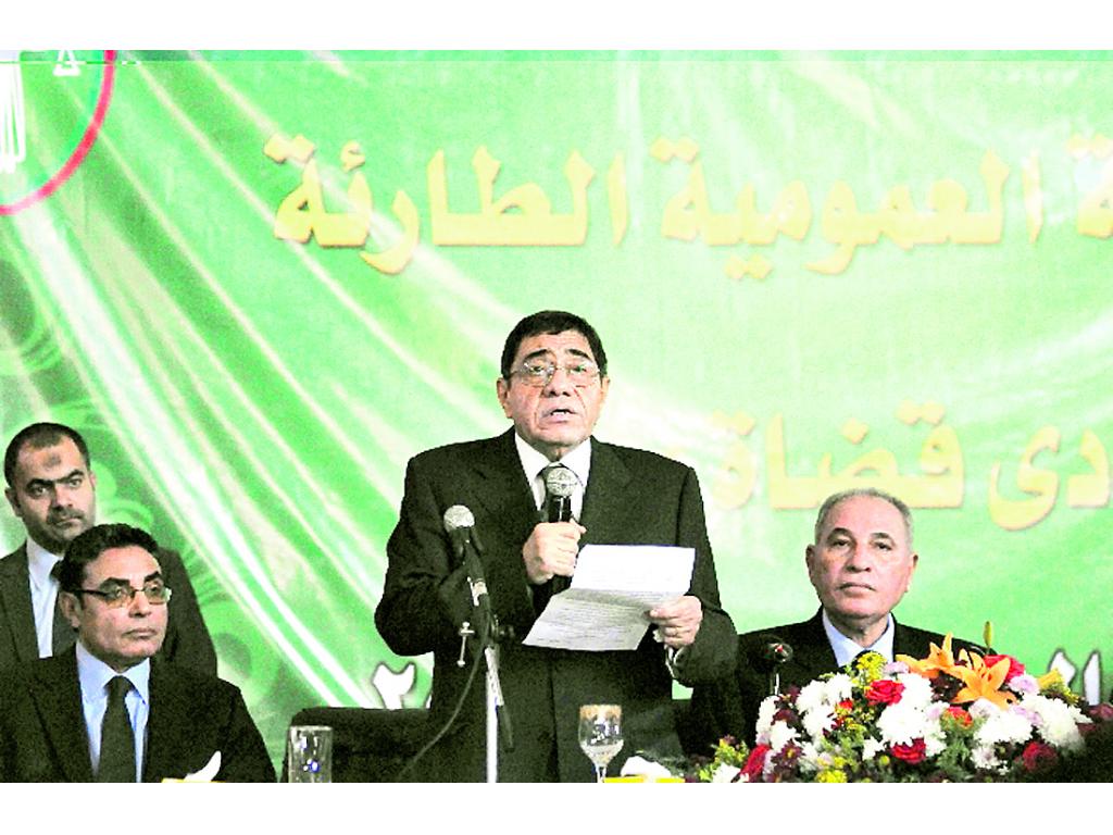 Apoyo. El ex fiscal general Abdel-Meguid Mahmoud también se pronuncia sobre la crisis.(AP)