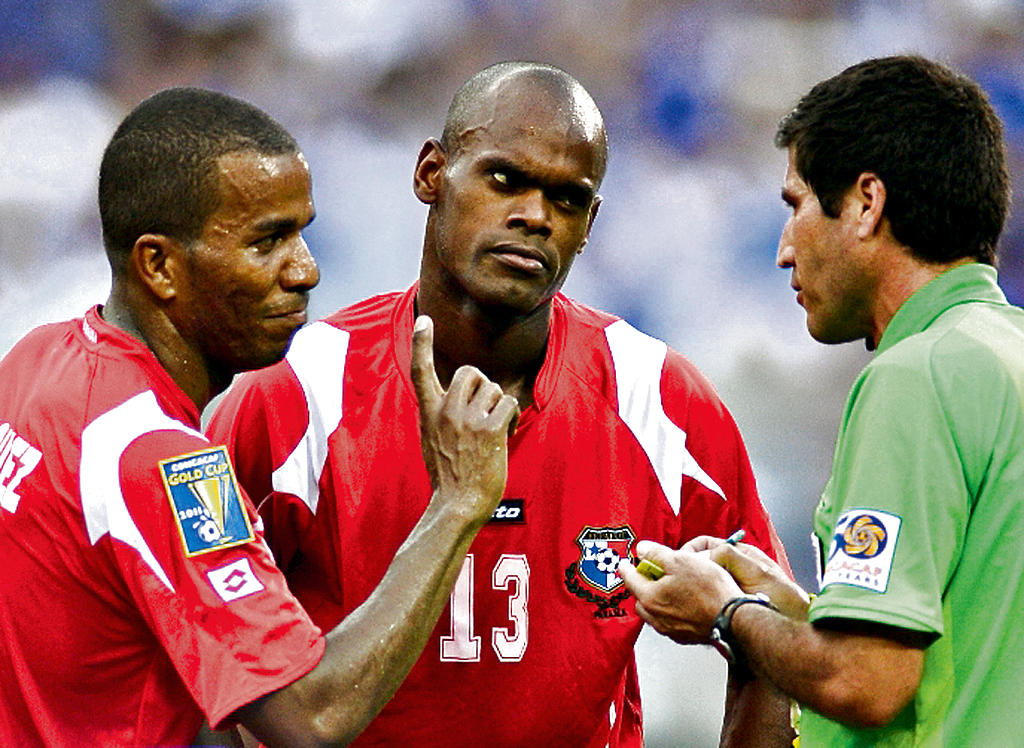 Jugador. Machado (c) es futbolista del Comunicaciones.(Archivo)
