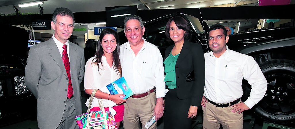 Jaime Claramunt, Victoria Lacayo, Claudio Lacayo, Yorleny Taylor y César Marte, de Jeep.()