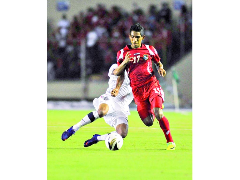 Estados Unidos (izq.) ganó 1-0 la última vez que visitó el Rommel.(Archivo)