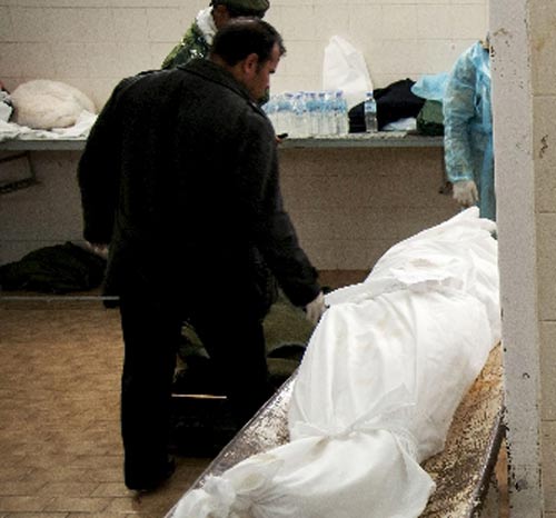 <p>Cadáveres de milicianos en la morgue del hospital Jala. </p>