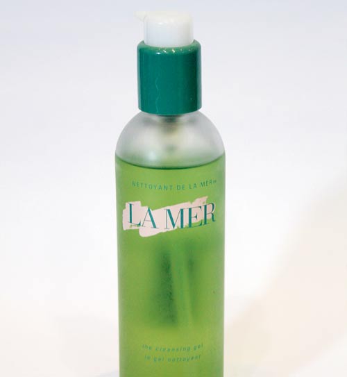 <p>The Cleansing Gel ayuda a eliminar el exceso de grasa.</p>