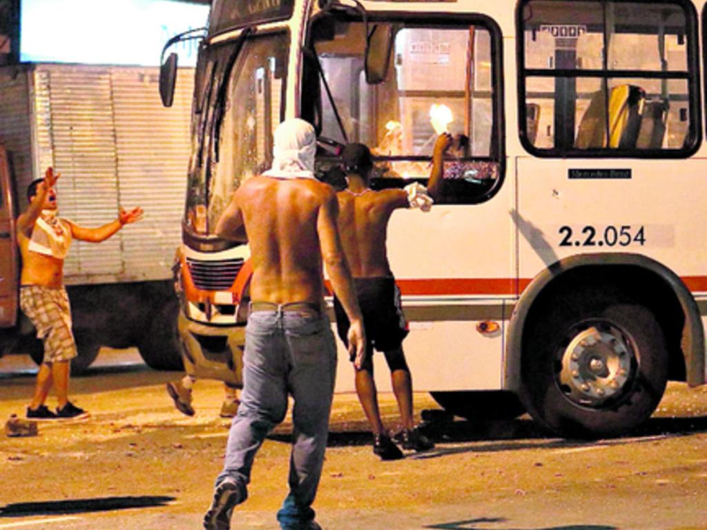 Manifestaciones en Amaral Peixoto de la ciudad de Niterói.(EFE)