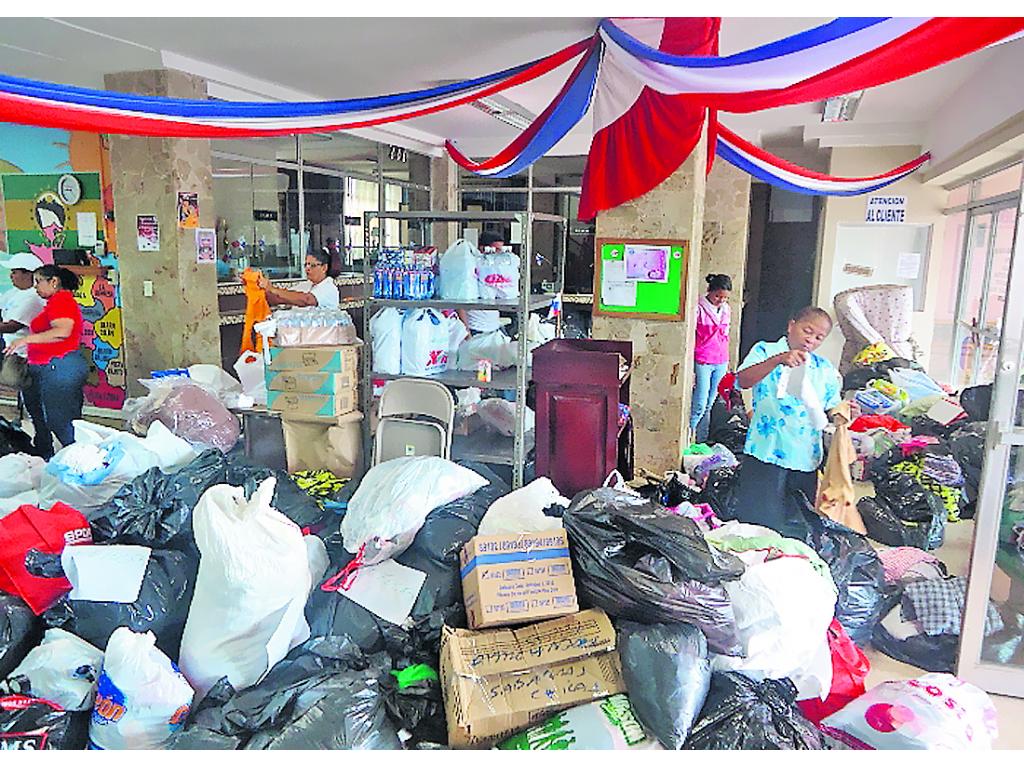 Acopio. En el Municipio de La Chorrera, iglesia de Paula y en el Club de Leones se reciben las donaciones.(Gilberto Soto)
