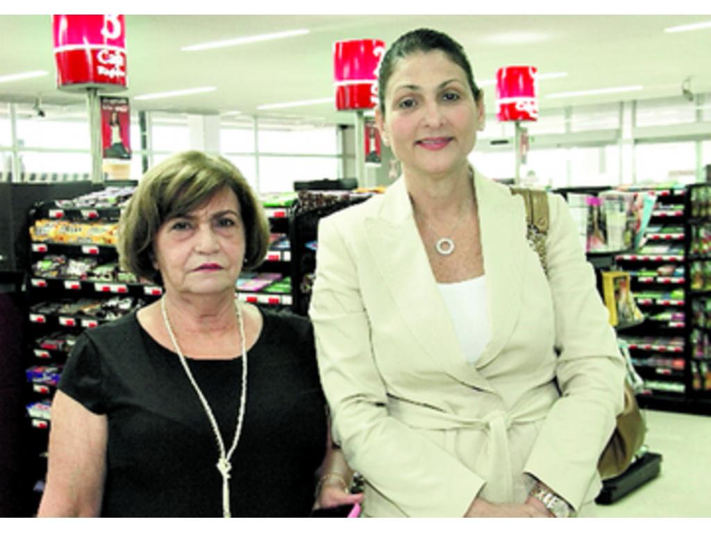 3. Delia de Luzcando y Analida Martinelli.