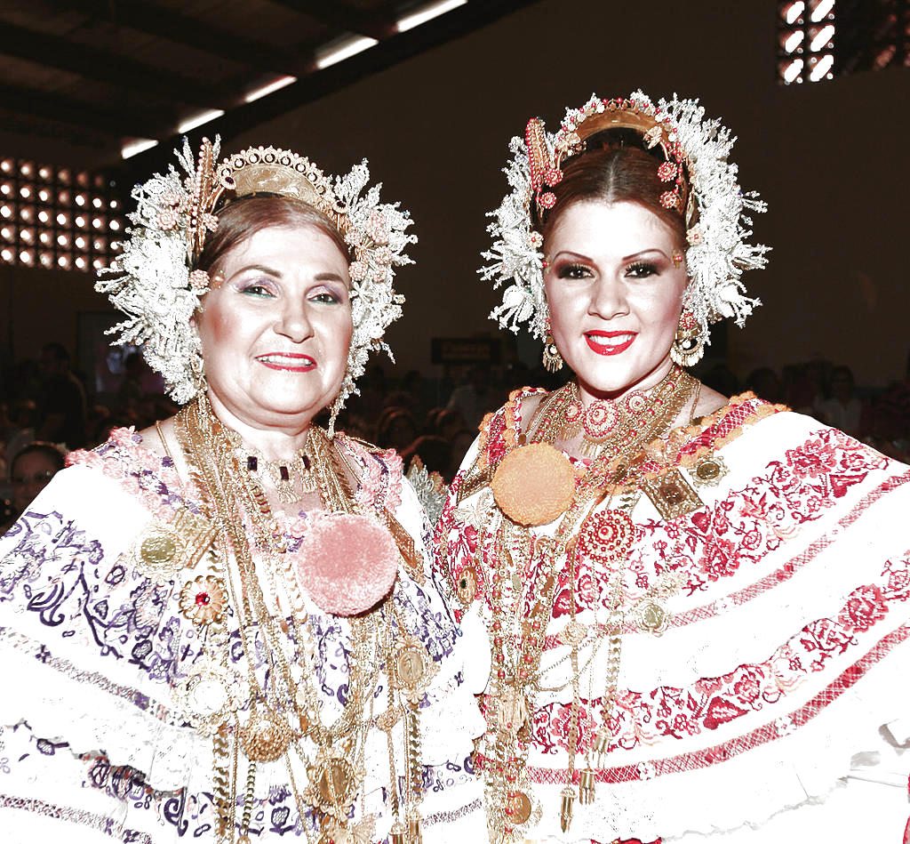 Melly Velasco y Ana Gloria González de Agrazal. ()