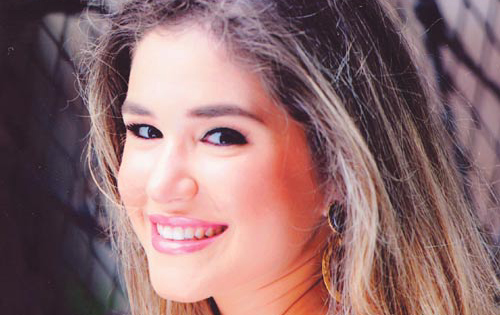 <p>Con el anhelo y la bendición de sus padres: Juan Rafael de la Guardia Romero y Ana Melissa Durán de de la Guardia, esta encantadora debutante será parte del gran festival anual que organizan las Damas Guadalupanas, cuya versión 2011 se realizará el 2 d