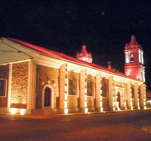 <p>Luminarias. Catedral San Juan Bautista, de Chitré. </p>
