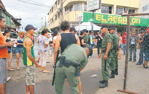 <p>Vigilancia. Hubo mucha seguridad en Santiago.</p>