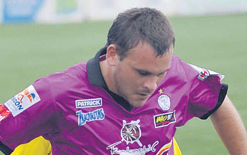 <p>Apagado. Diego Canalli solo marcó tres goles.</p>