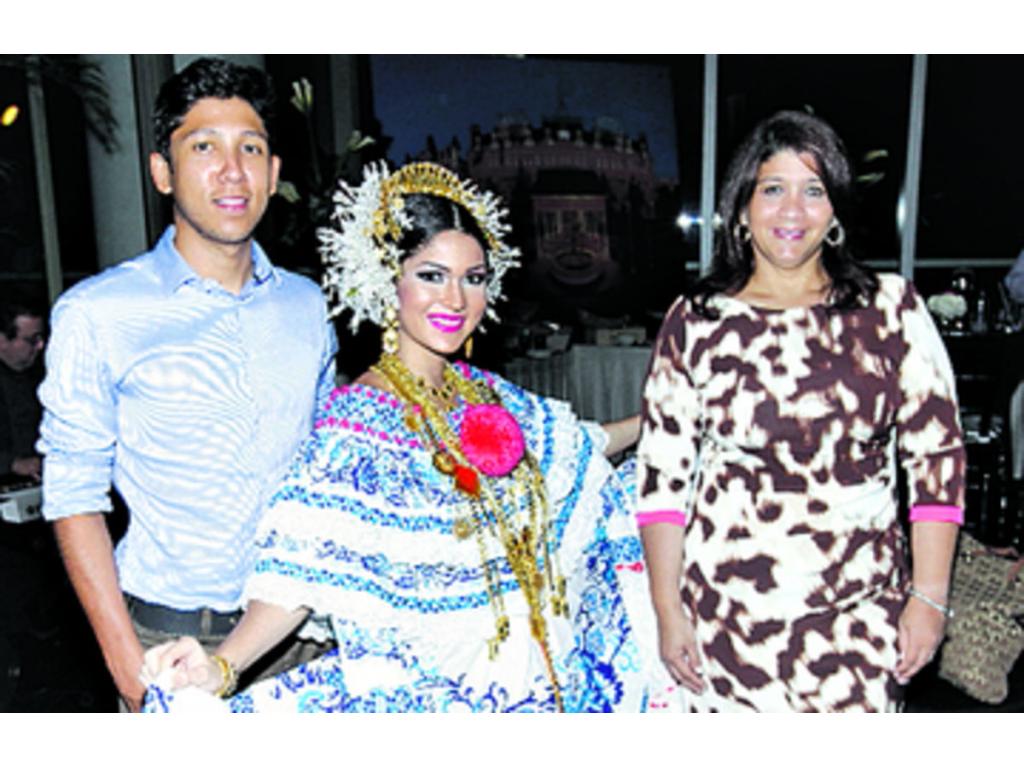 2. Daniel Cedeño, Elena del Pilar Tomas y Vilma Elena Cerrud.
