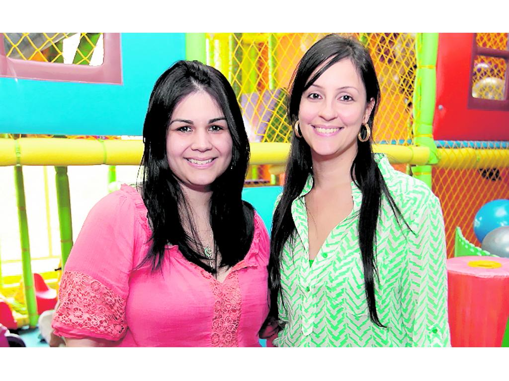 Ana Cristina Gómez y Lizza González-Sabonge.()