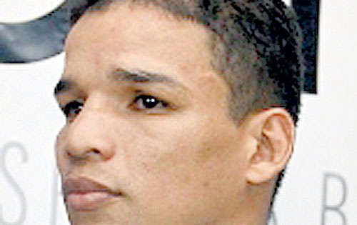 <p>Sufrió dos derrotas en el 2011 fuera de fronteras. Cayó en México y en República Dominicana. Su otra pelea fue en México y terminó sin decisión por un cabezazo. </p>