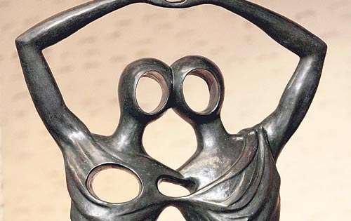 <p>Escultura Génesis</p>