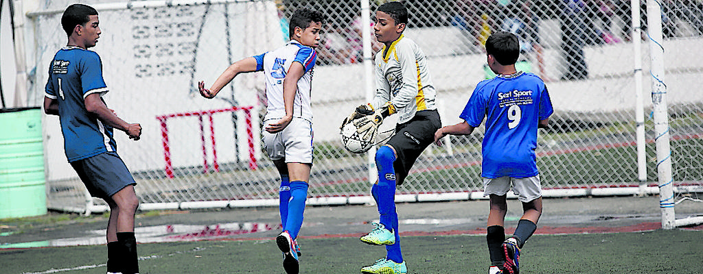 El equipo Jaz de la sub-15 supo remontar el marcador 3-0 en el segundo tiempo y ganar en los penal.(Anayansi Gamez)