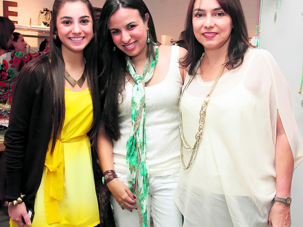Jennifer Sales, Gabriela de Palacios y Mónica de Sales.()