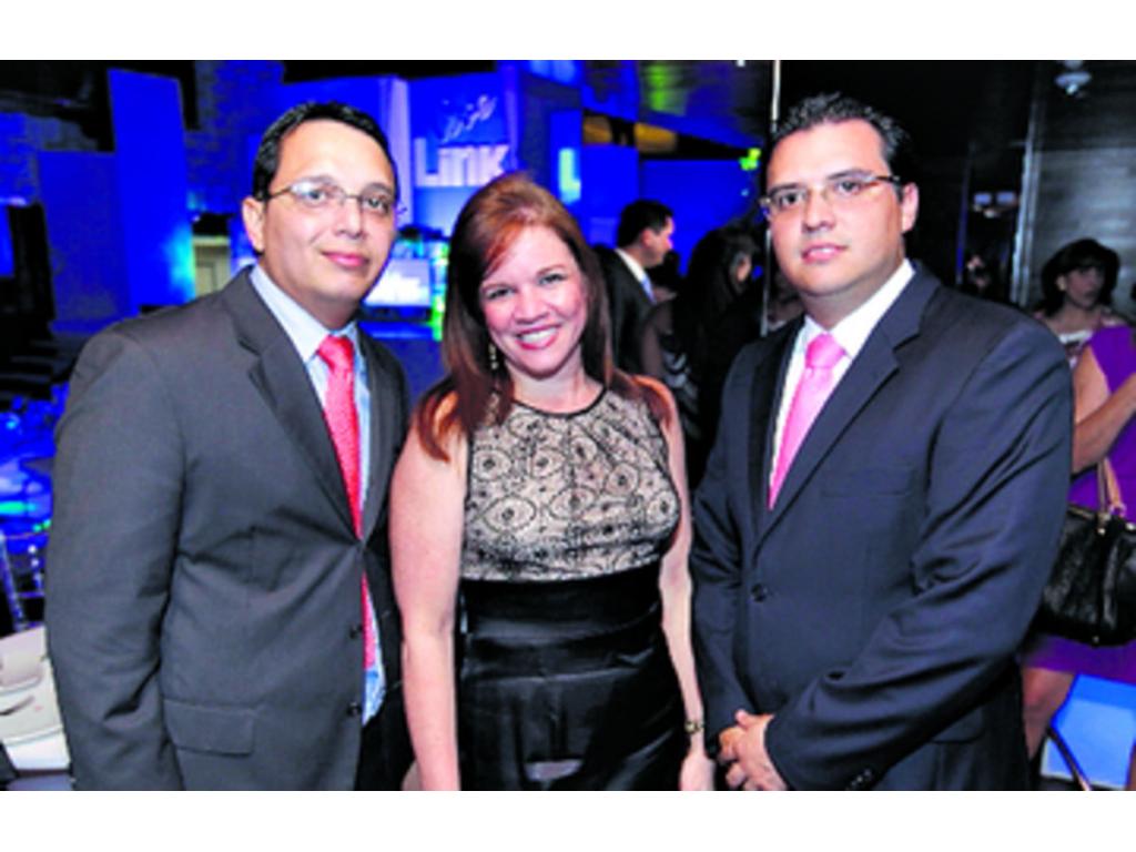 2. Carlos Carles, Sandra Amores y Ricardo Mora.
