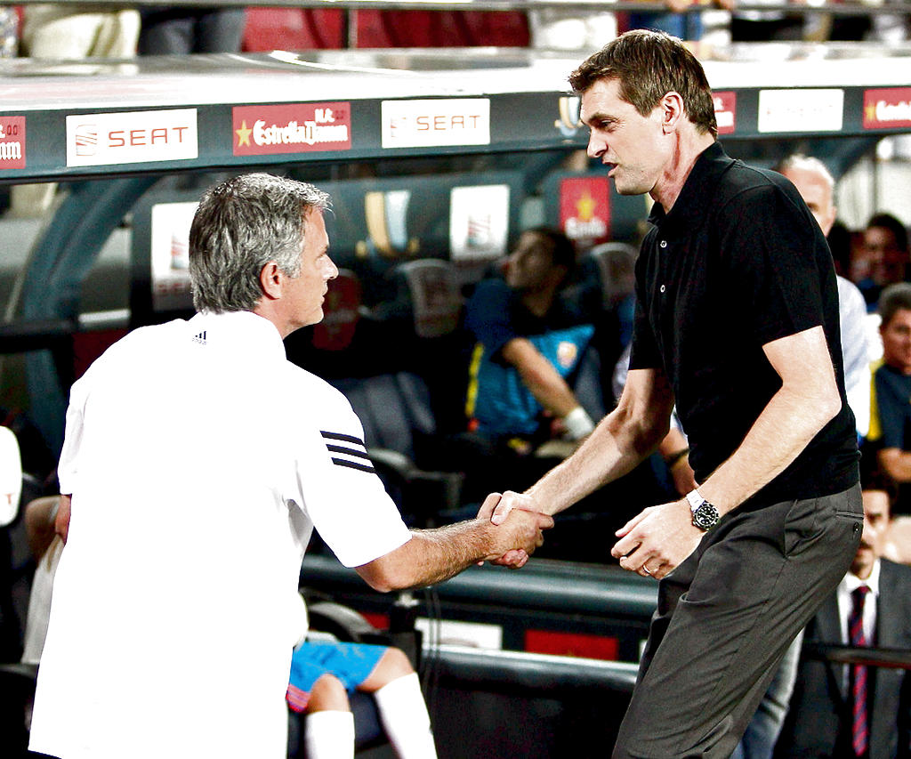 Técnicos. Mou (izquierda) y Tito limaron asperezas del pasado.(EFE)