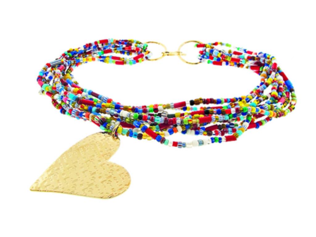 Esta boutique sorprende con piezas excepcionales labradas por reconocidos diseñadores y orfebres de nuestra región. Los colores dan el toque glam.