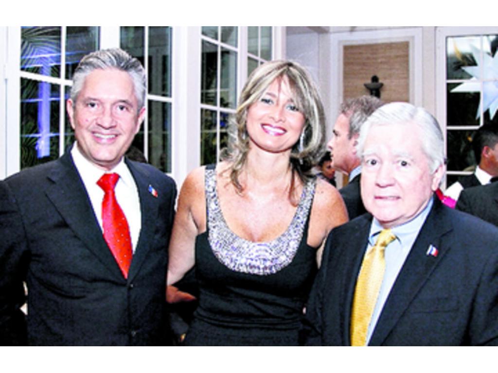 2. Jaime Figueroa, Mayín de Figueroa y David Richardson Pacheco.